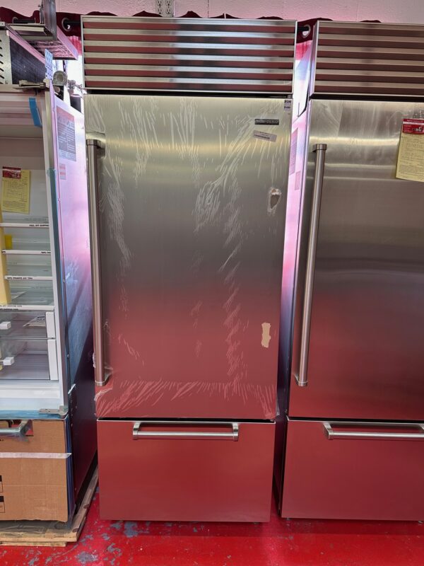 30” Subzero Refrigerator Freezer BI30USPHRH (Used 2020 Model)