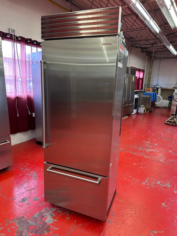 30'' Subzero Refrigerator Freezer CL3050USPR (New Showroom 12/2023 Model) - Image 4