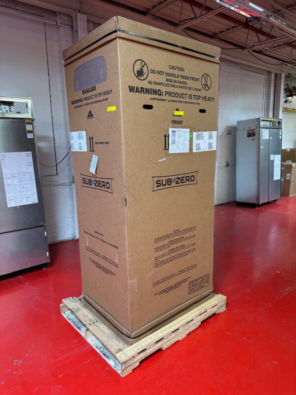 36'' Subzero Refrigerator With Bottom Freezer CL3650USPR (New in Box) - Image 4