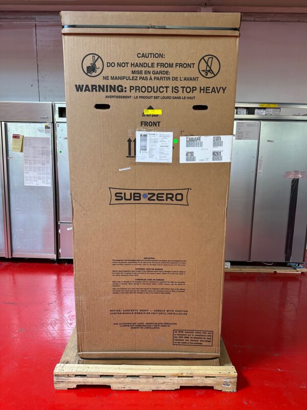 36'' Subzero Refrigerator With Bottom Freezer CL3650USPR (New in Box)