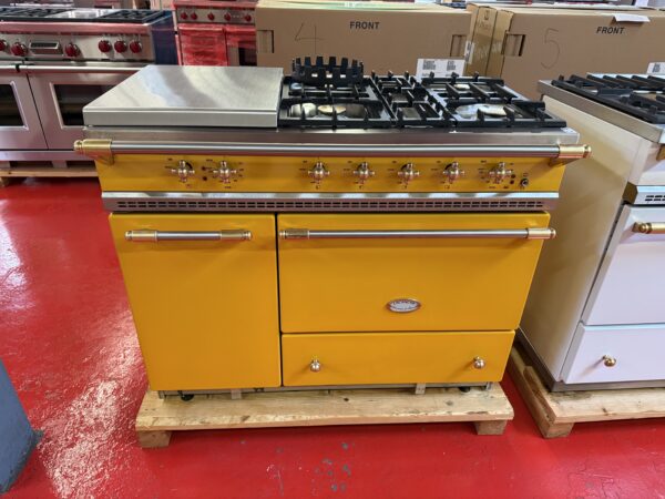 43'' Lacanche Saulieu LP Dual Fuel Range in Provence Yellow DUS1100-ZD-4 (Used) - Image 2