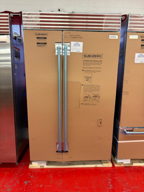 48” Subzero Refrigerator Freezer With Internal Water Dispenser CL4850SIDSP (New open Box)