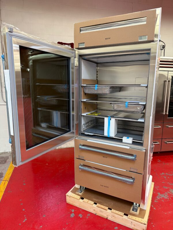36'' Subzero Pro Refrigerator Freezer With Glass Door PRO3650GLH (New) - Image 5