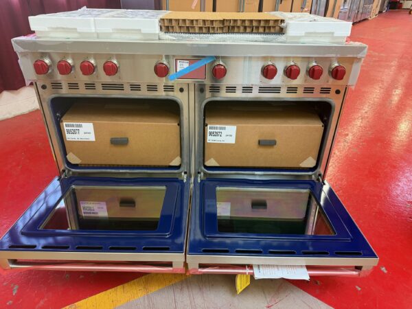 60'' Wolf Dual Fuel LP Range DF60650DGSPLP (New) - Image 6