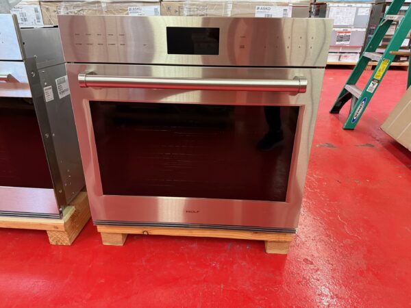 30” Wolf Single Wall Oven E Series SO3050PESP (New Showroom Model)