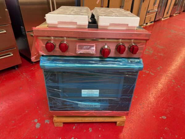 30'' Wolf Dual Fuel Range DF304 (New open Box)
