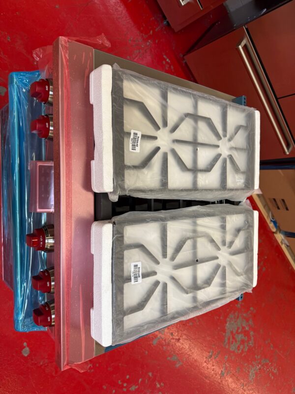 30'' Wolf Dual Fuel Range DF304 (New open Box) - Image 4
