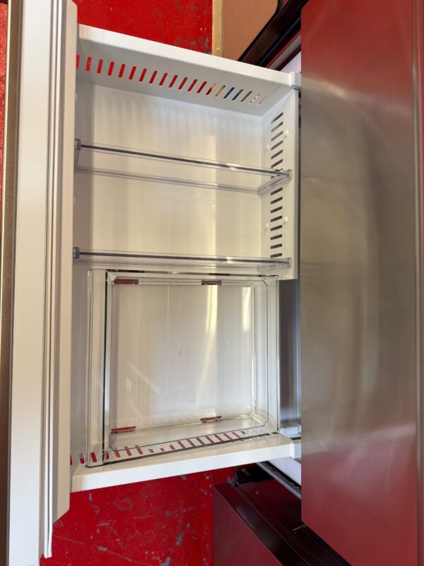 36'' Subzero Refrigerator Freezer With Water Dispenser DET3650CIIDL (New Showroom 10/2023 Model) - Image 7