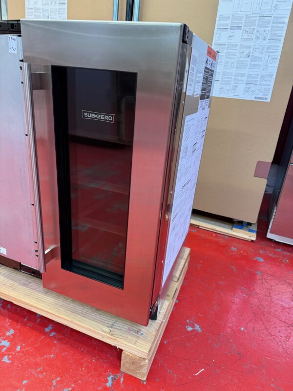 15” Subzero Stainless Steel Under Counter Beverage Center DEU1550BGR (New Showroom 2023 Model) - Image 2