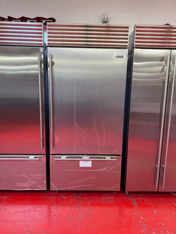 36'' Subzero Refrigerator Freezer BI36USTHRH (Used 2015) - Image 2