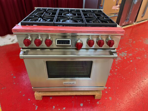 36'' Wolf Dual Fuel LP Range DF366 (Used Liquid Propane)