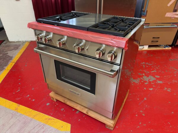 36” Wolf Gas Range GR364C (New Display Model) - Image 3