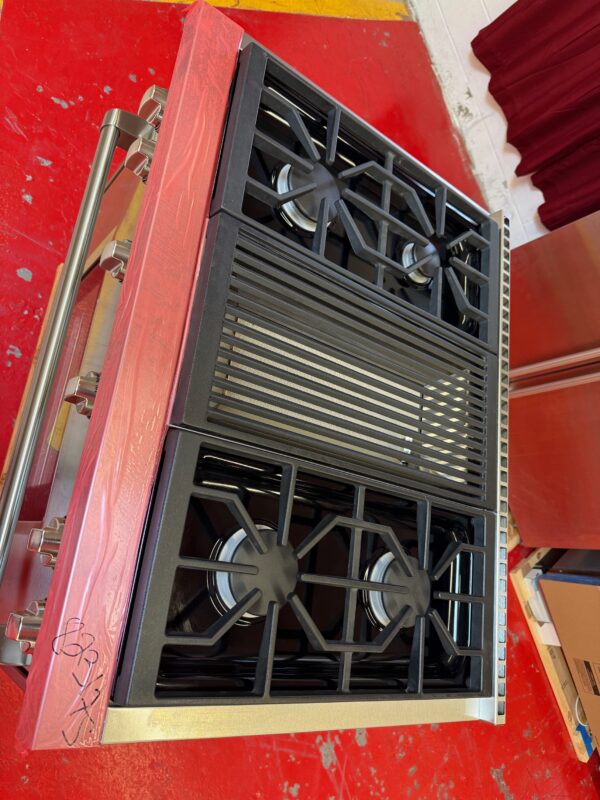 36” Wolf Gas Range GR364C (New Display Model) - Image 6