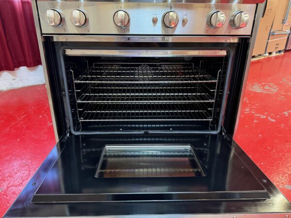 36” Wolf Gas Range GR364C (New Display Model) - Image 8