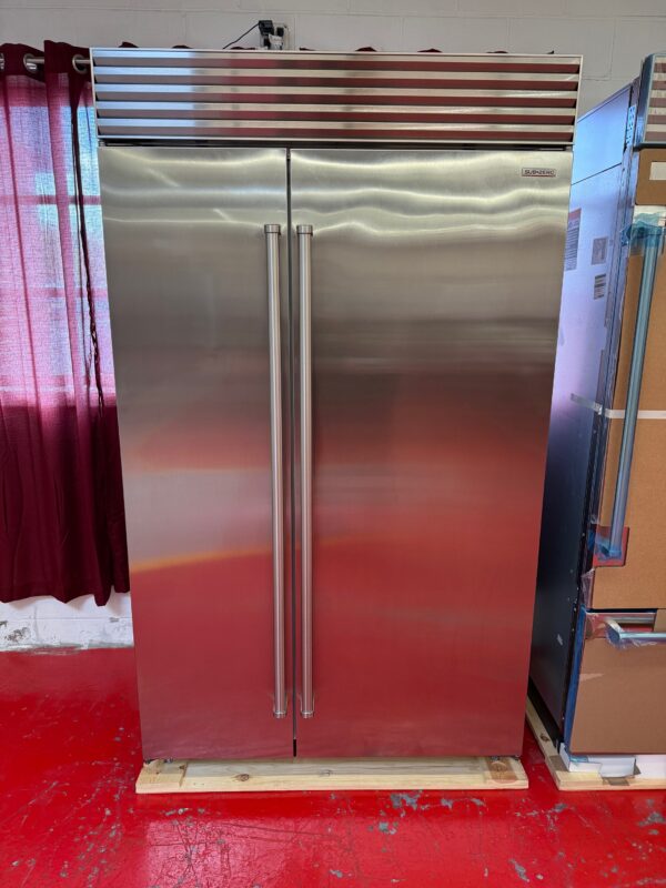 48” Subzero Refrigerator Freezer With Internal Water Dispenser CL4850SIDSP (New 2023)