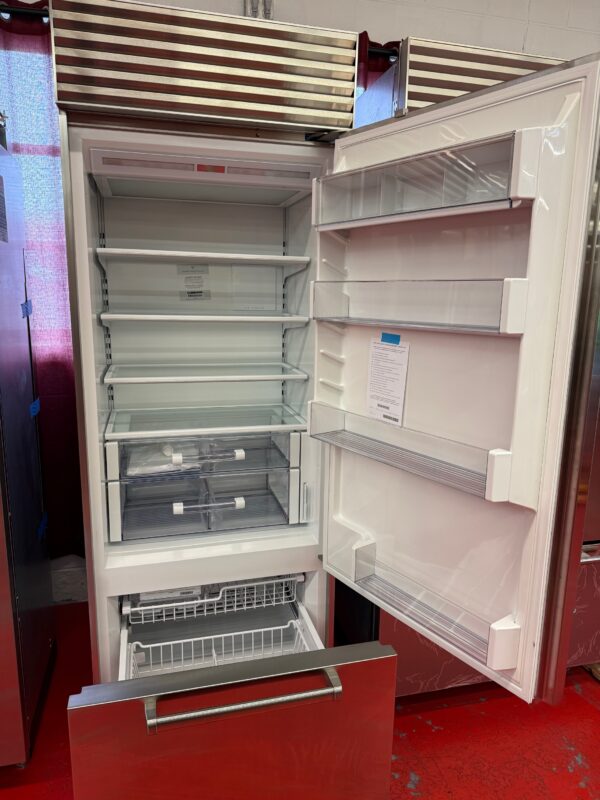 30'' Subzero Refrigerator Bottom Freezer BI30USPHRH (2021 Model) - Image 5