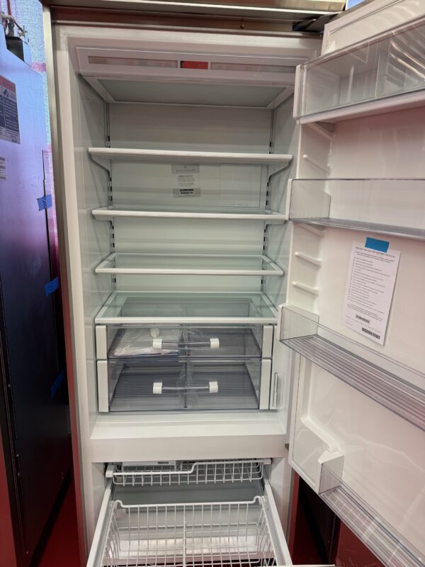 30'' Subzero Refrigerator Bottom Freezer BI30USPHRH (2021 Model) - Image 4