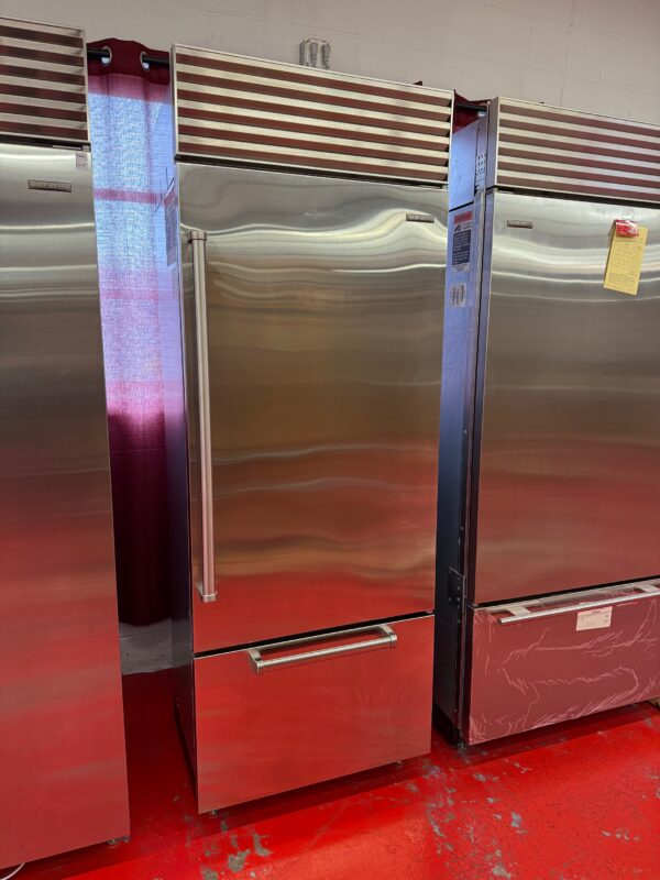 30'' Subzero Refrigerator Bottom Freezer BI30USPHRH (2021 Model) - Image 3