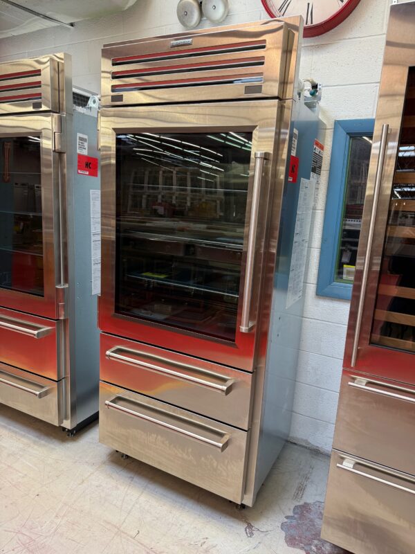 36'' Subzero Pro Refrigerator Freezer PRO3650GLH (2021 Model) - Image 3