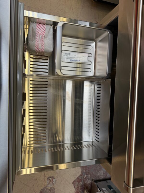 36'' Subzero Pro Refrigerator Freezer PRO3650GLH (2021 Model) - Image 7