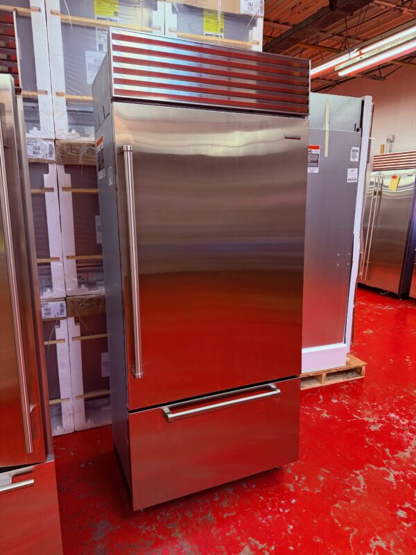 36” Subzero Refrigerator Freezer BI36USPHRH (Used 2020) - Image 4