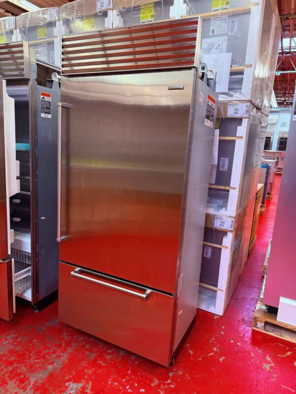 36” Subzero Refrigerator Freezer BI36USPHRH (Used 2020) - Image 3
