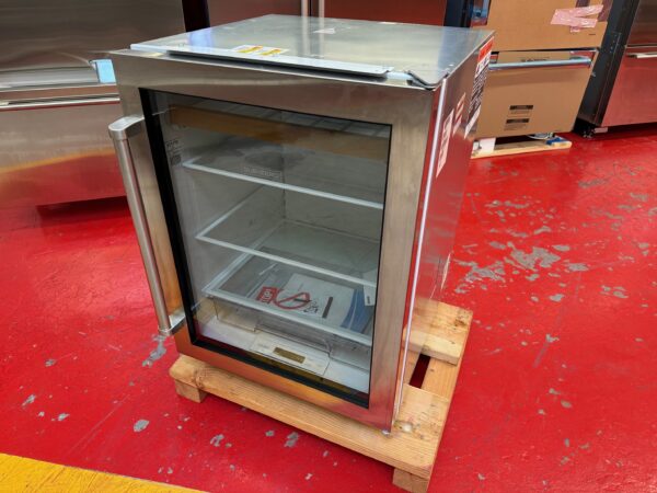 24'' Subzero Undercounter Beverage Refrigerator UC24BGSPHRH (2018 Model) - Image 2