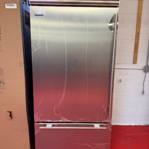 36” Subzero Refrigerator Freezer BI36USTHLH (Used 11/2014)