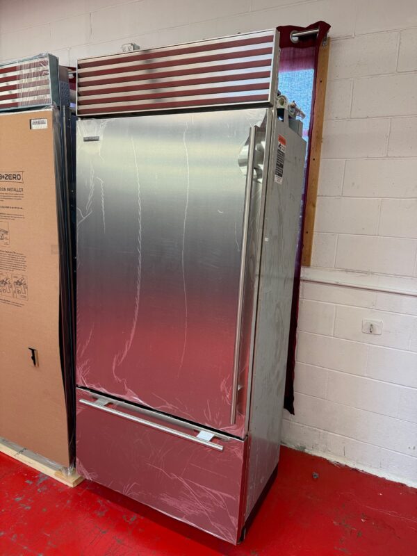 36” Subzero Refrigerator Freezer BI36USTHLH (Used 11/2014) - Image 3