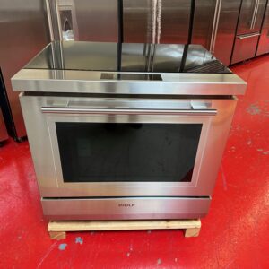 36'' Wolf M Series Induction Range IR36550ST (Showroom Model)