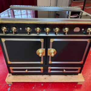 43'' La Cornue Cornufe 44 Series Induction Range in Black Matt With Brass Trim (Used 2020 Model)