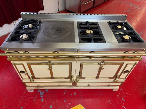60” La Cornue Chateau 150 Dual Fuel Range CH53LGEU27 (Used Natural Gas) - Image 6