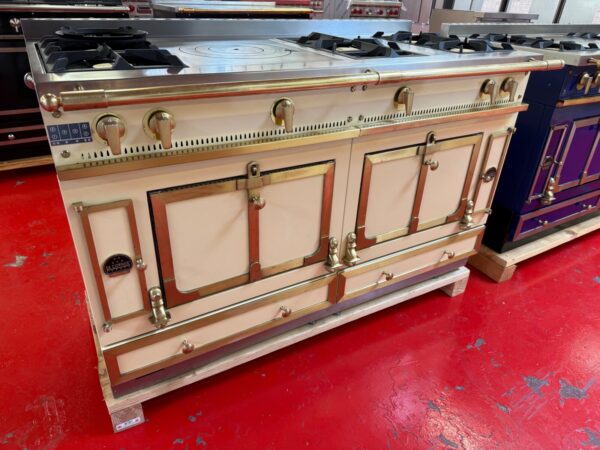 60” La Cornue Chateau 150 Dual Fuel Range CH53LGEU27 (Used Natural Gas) - Image 4