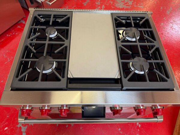 36'' Wolf Dual Fuel Range M Series DF36450GSP (Never used) - Image 5