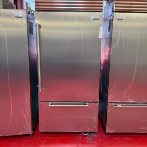 36” Subzero Refrigerator Bottom Freezer BI36USPHRH (Used 2017)