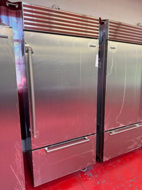 36” Subzero Refrigerator Bottom Freezer BI36USPHRH (Used 2017) - Image 3