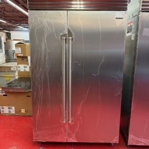 48'' Subzero Refrigerator Freezer With water Dispenser BI48SIDSPH (Used 10/2018)