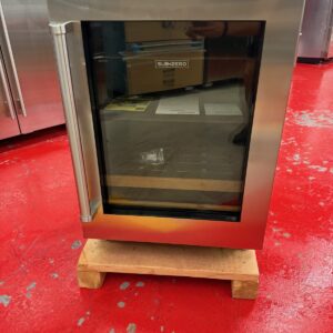 24” Subzero Refrigerator With S/S Panel & Handle DEU2450BGR (New Showroom Model)