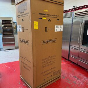 36'' Subzero Refrigerator French Door With Water Dispenser CL3650UFDIDST (New in Box)