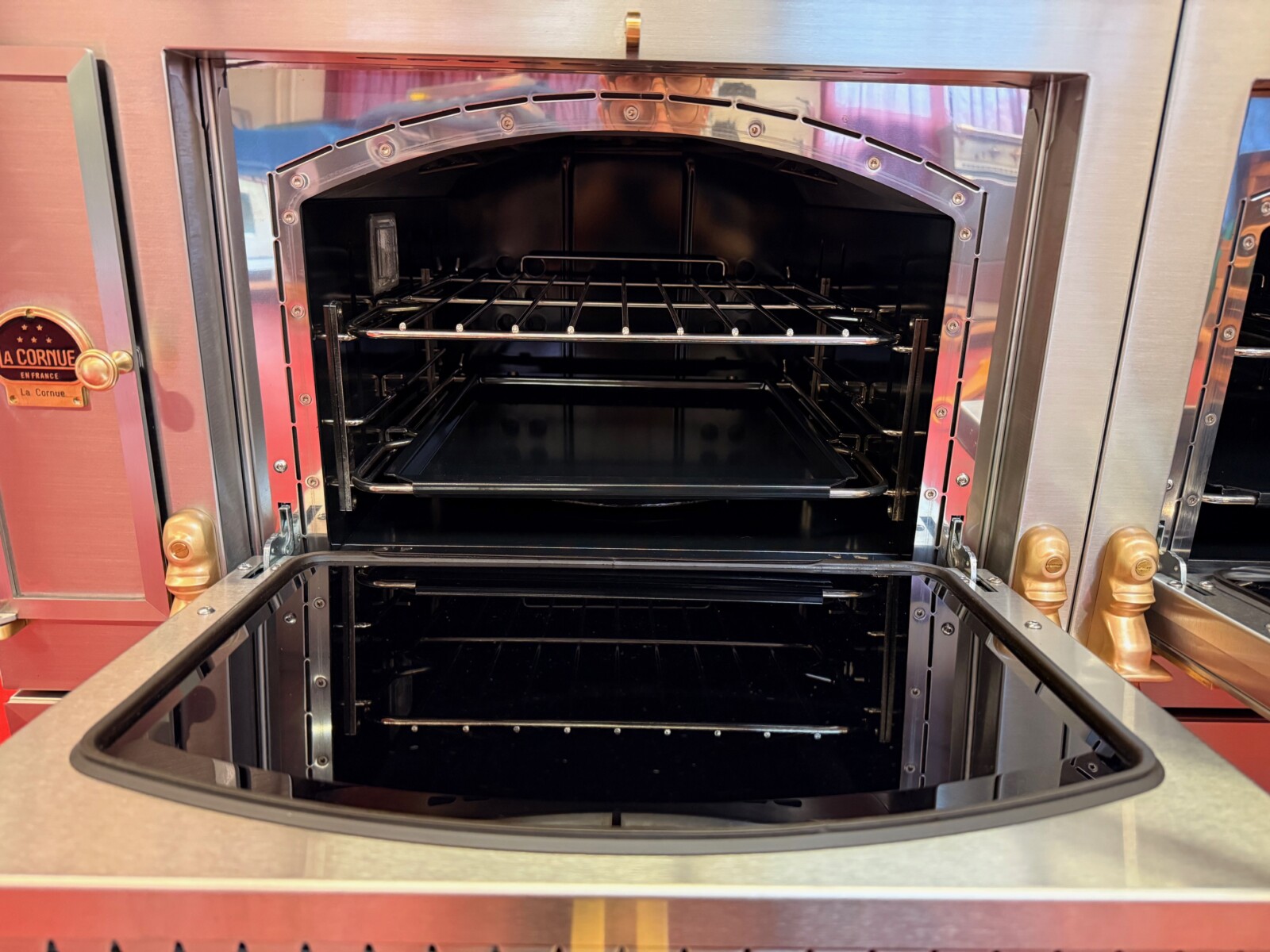 60” La Cornue Chateau 150 Dual Fuel Range G45IAGEUKH Stainless Steel With Brass (Used 2020 Model) - Image 10
