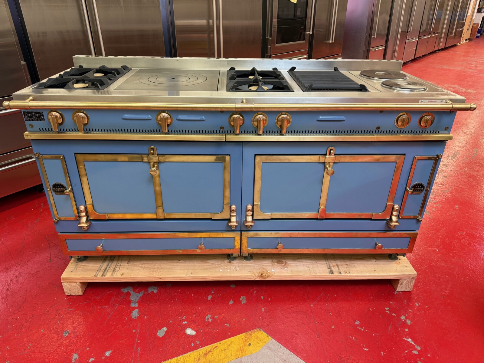 70.9'' La Cornue Grand Palais 180 Dual Fuel LP Range GAPLBGEU98 Provence Blue (Used & Propane)