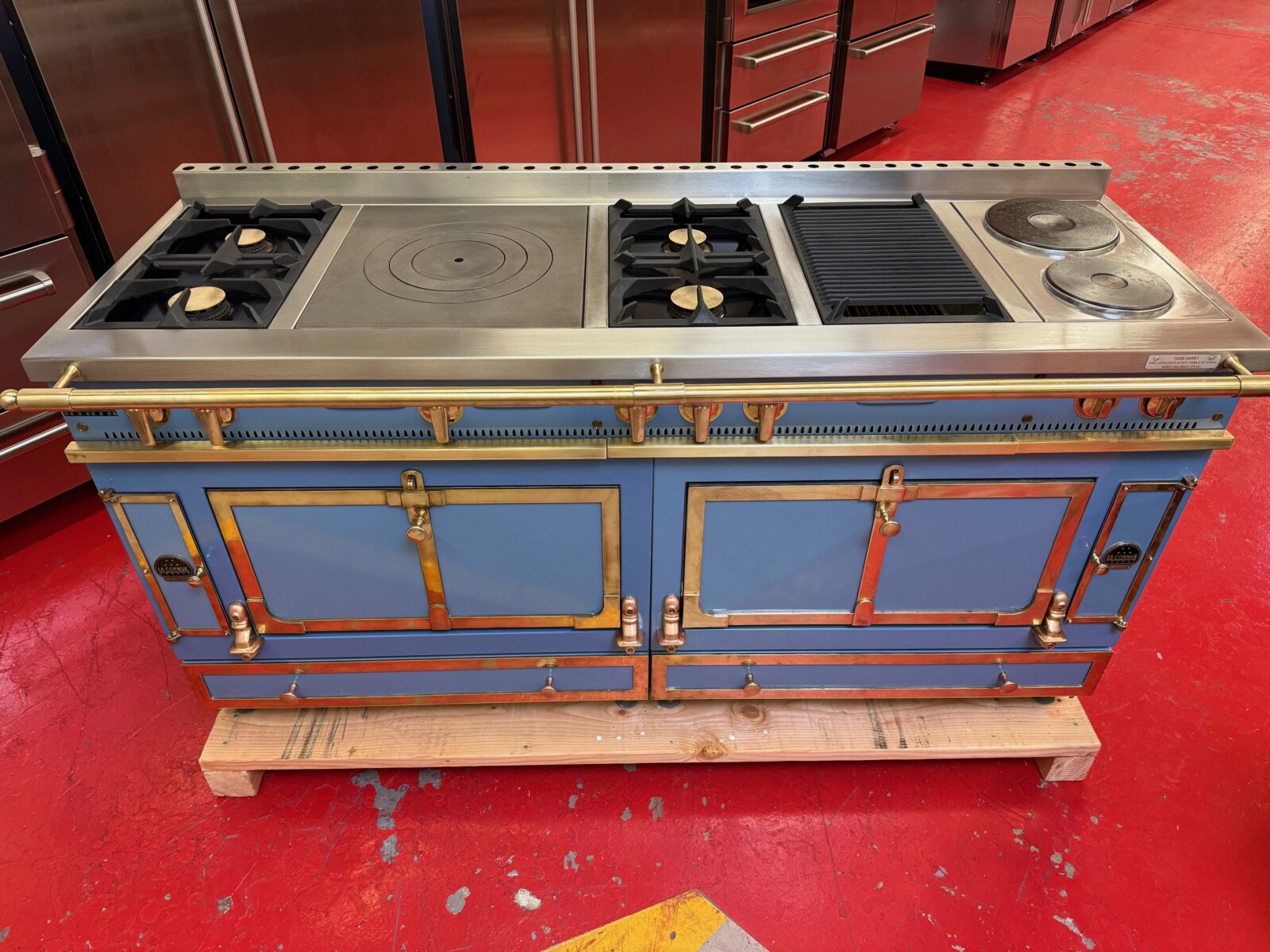 70.9'' La Cornue Grand Palais 180 Dual Fuel LP Range GAPLBGEU98 Provence Blue (Used & Propane) - Image 2