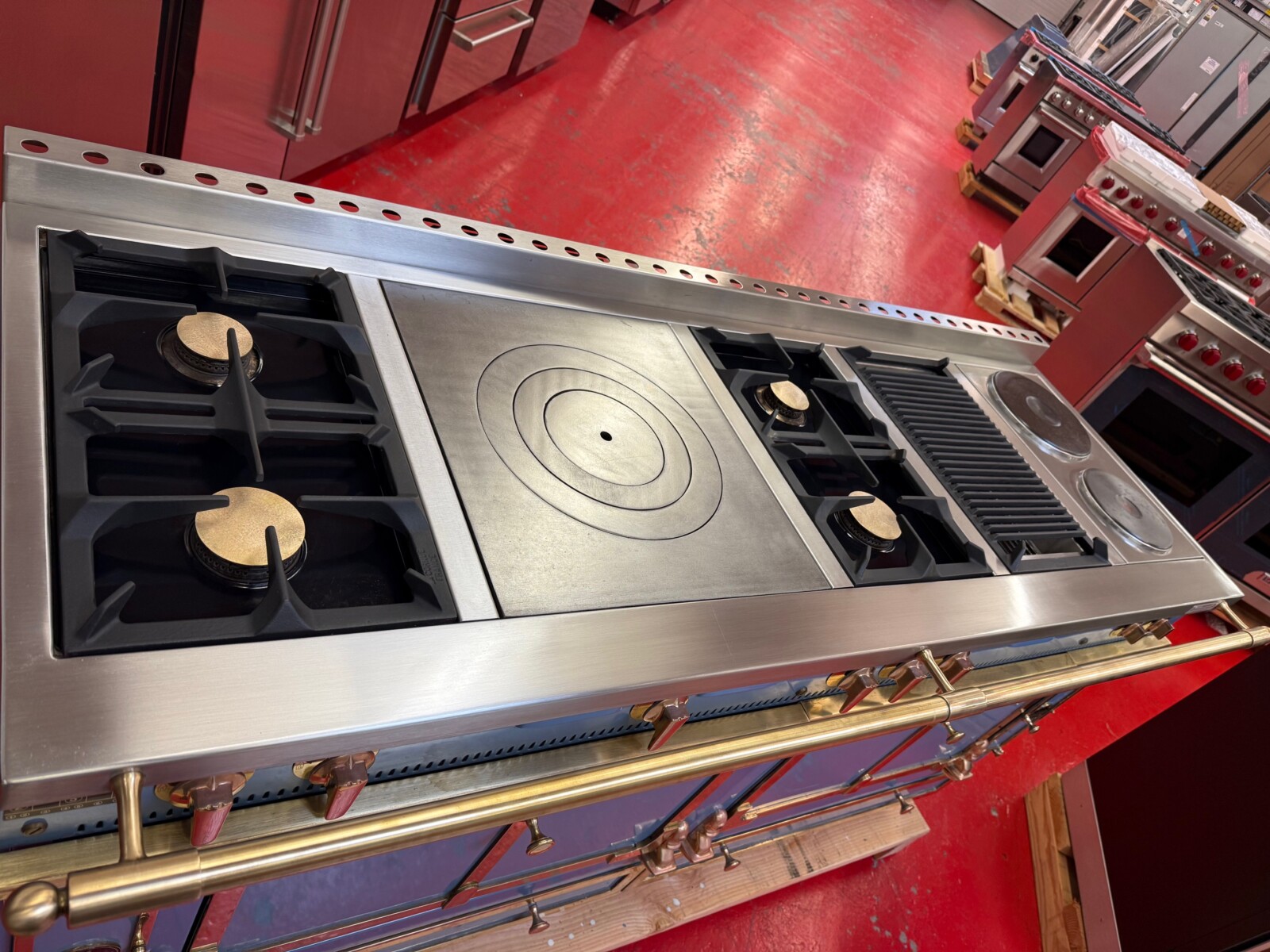 70.9'' La Cornue Grand Palais 180 Dual Fuel LP Range GAPLBGEU98 Provence Blue (Used & Propane) - Image 7