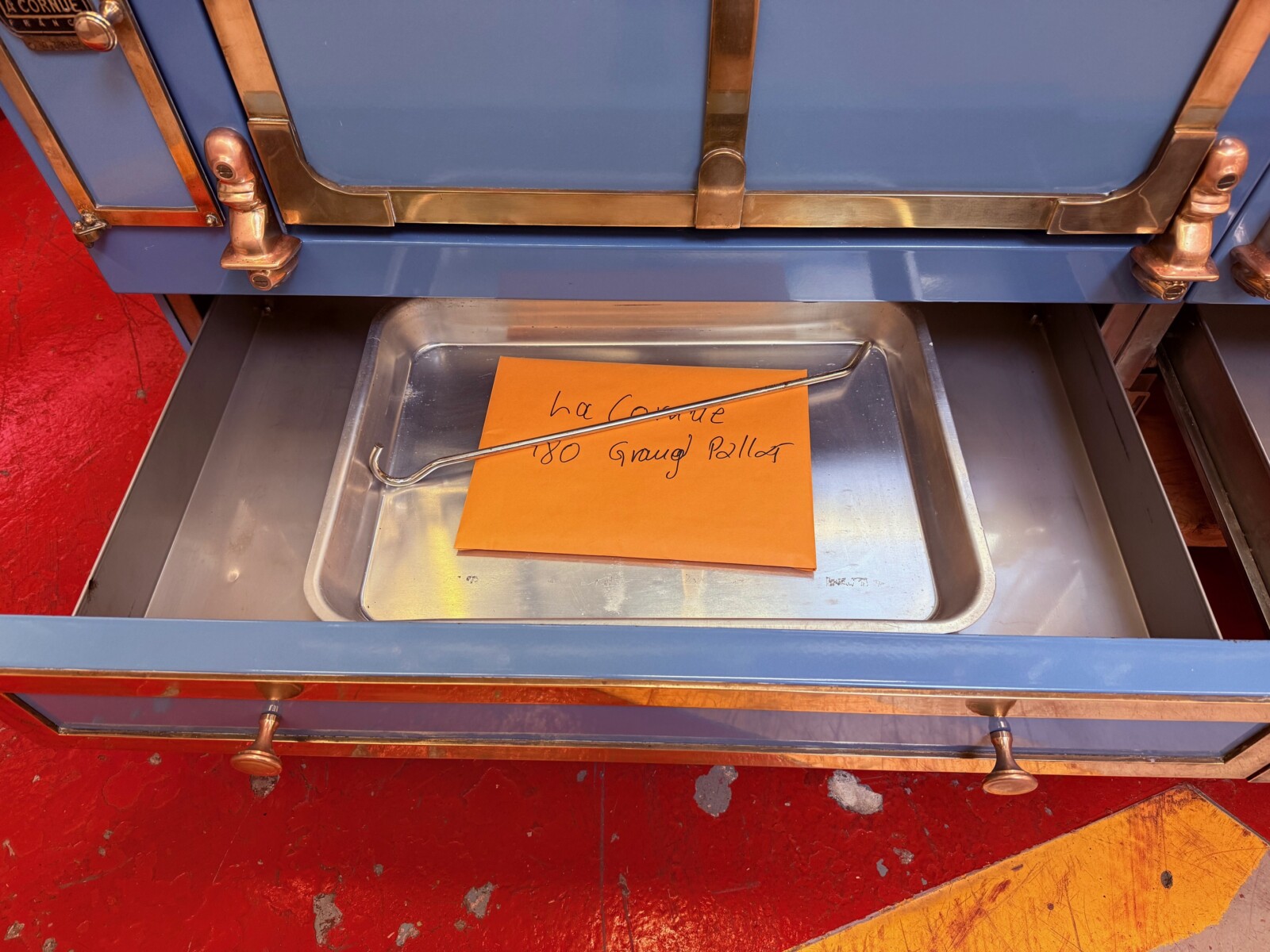 70.9'' La Cornue Grand Palais 180 Dual Fuel LP Range GAPLBGEU98 Provence Blue (Used & Propane) - Image 9