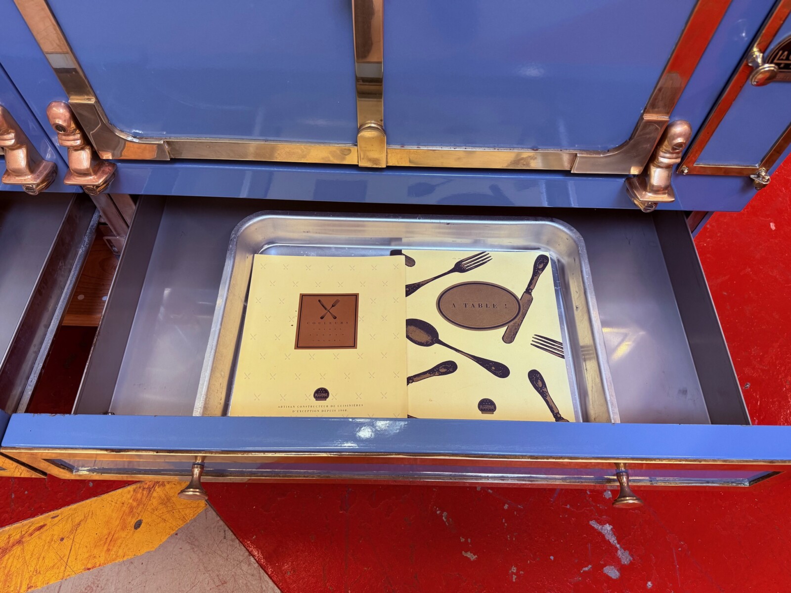 70.9'' La Cornue Grand Palais 180 Dual Fuel LP Range GAPLBGEU98 Provence Blue (Used & Propane) - Image 10