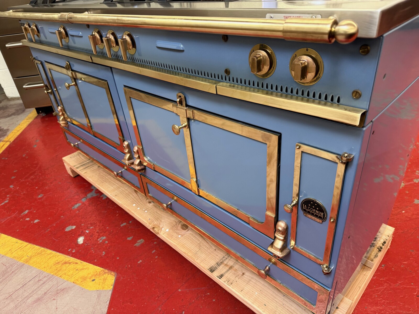 70.9'' La Cornue Grand Palais 180 Dual Fuel LP Range GAPLBGEU98 Provence Blue (Used & Propane) - Image 5