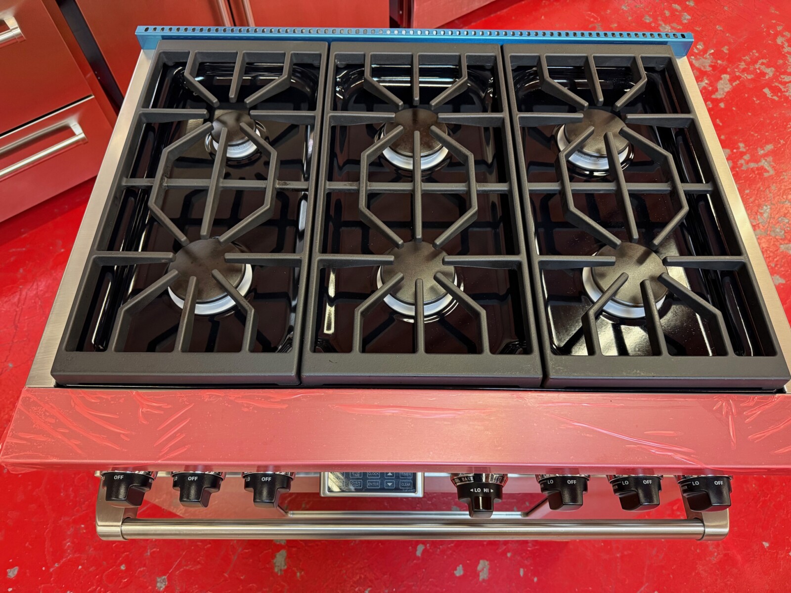 36'' Wolf Dual Fuel Range DF366 (Used & Natural Gas) - Image 5