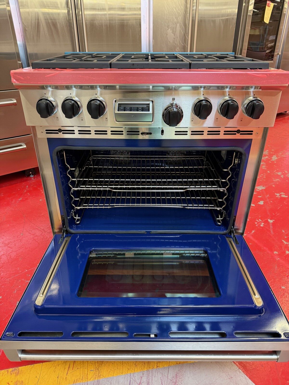 36'' Wolf Dual Fuel Range DF366 (Used & Natural Gas) - Image 6