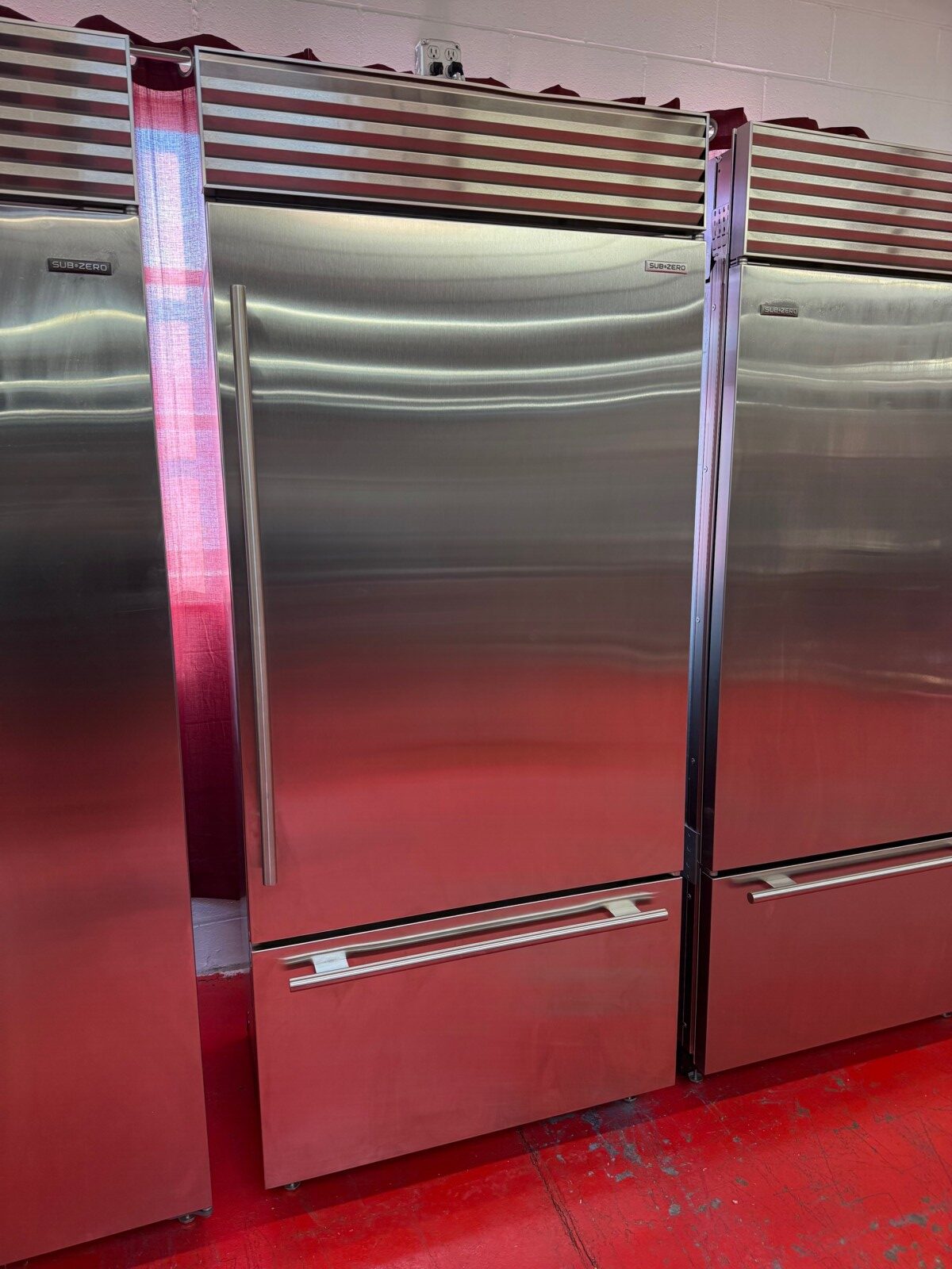 36” Subzero Refrigerator Freezer With Internal Water Dispenser CL3650UIDSTR (Used 2025 Model) - Image 2