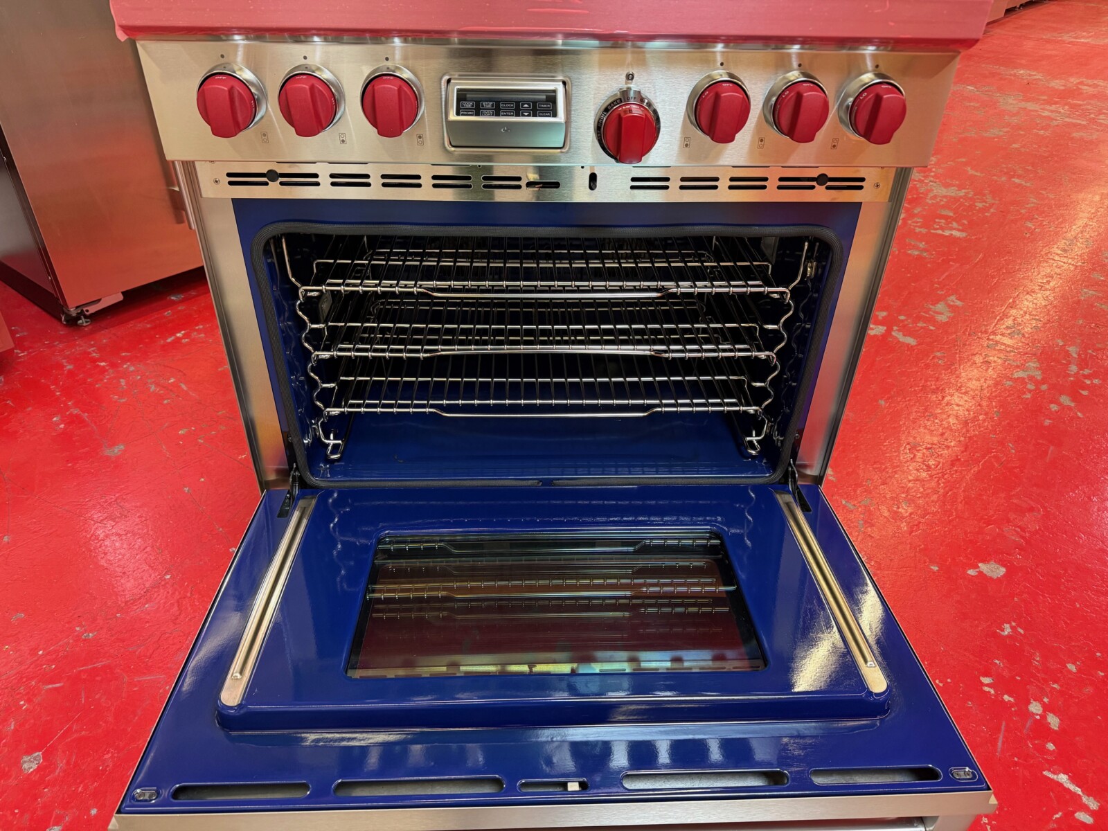 36” Wolf Dual Fuel Range DF366 (Used & Natural Gas) - Image 7